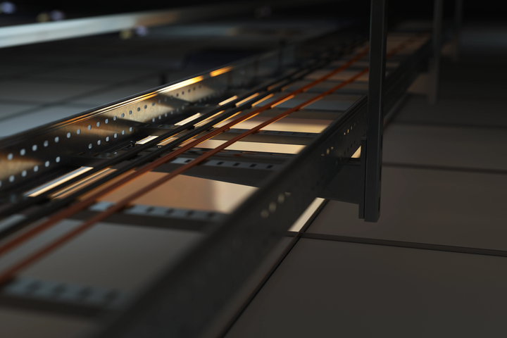 Industriële kabelgoten in een productiehal